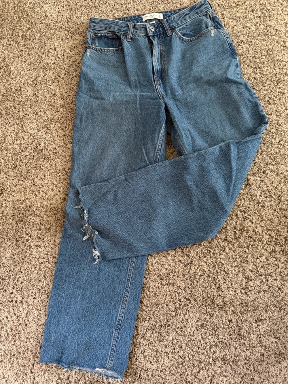 Abercrombie & Fitch Women's The Loose High Rise Curve Love Jeans with Raw Hem